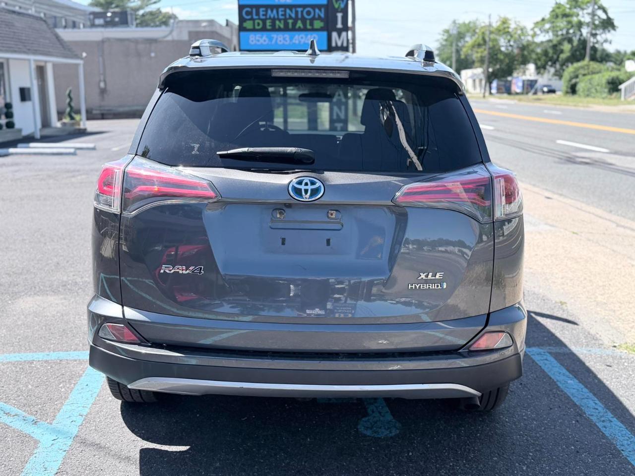Toyota RAV4 Hybrid XLE 2017