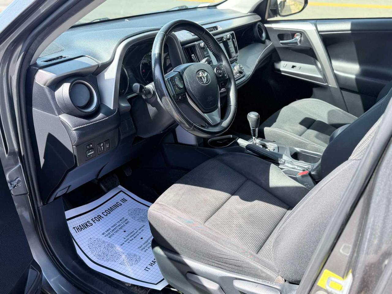 Toyota RAV4 Hybrid XLE 2017