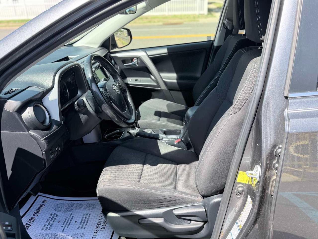 Toyota RAV4 Hybrid XLE 2017