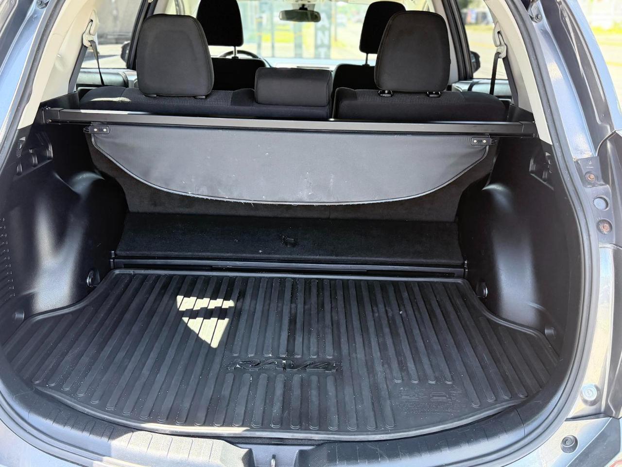 Toyota RAV4 Hybrid XLE 2017