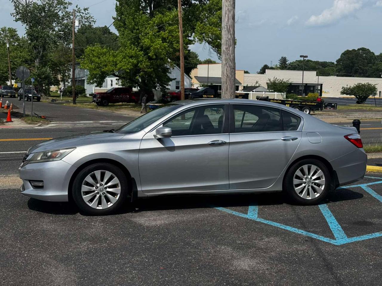 Honda Accord EX Sedan 6-Spd MT 2013