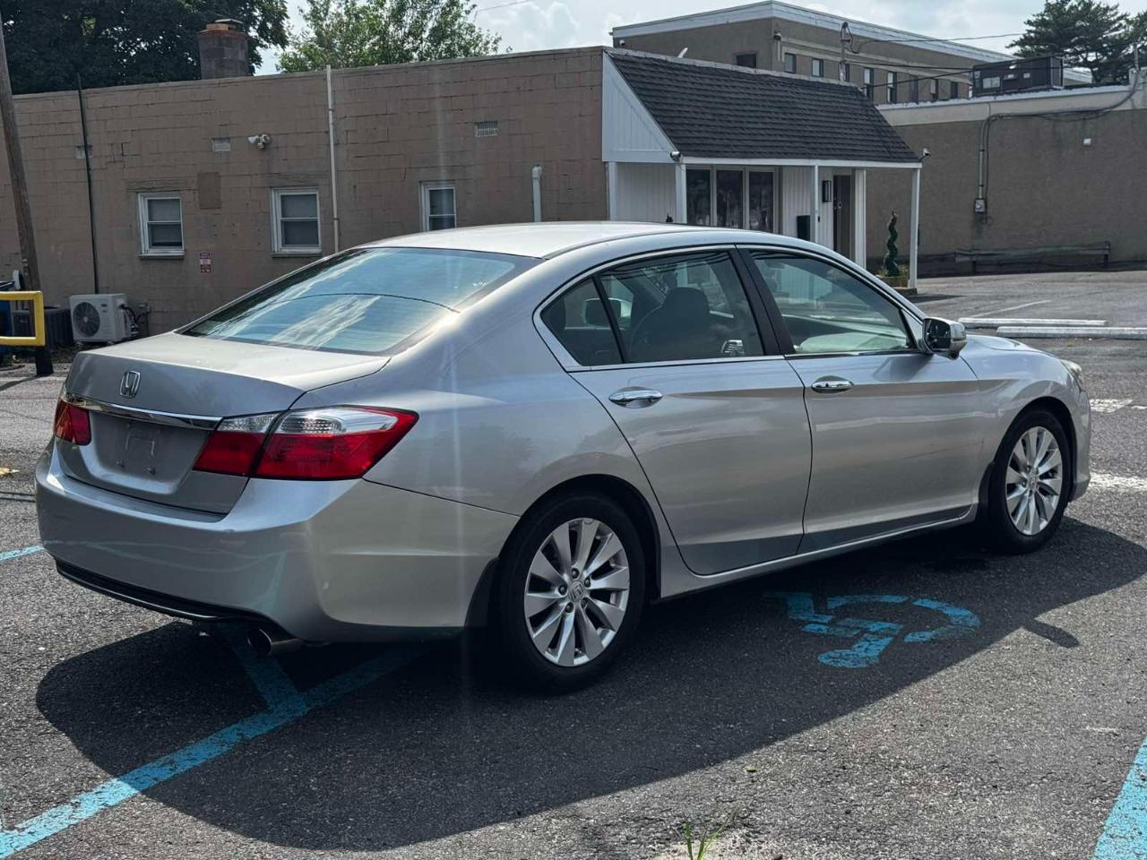 Honda Accord EX Sedan 6-Spd MT 2013