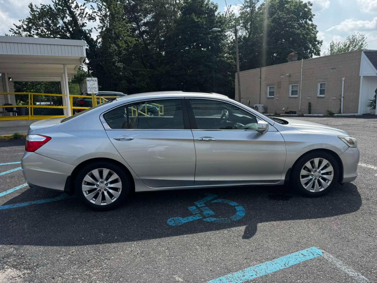 Honda Accord EX Sedan 6-Spd MT 2013