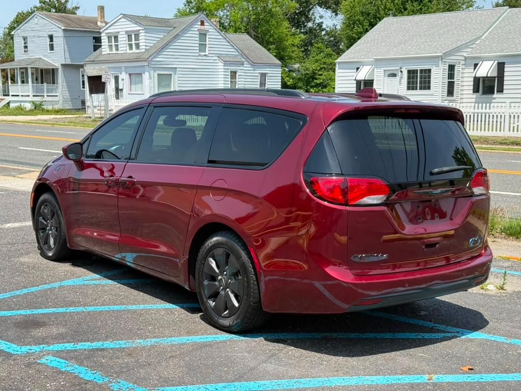 Chrysler Pacifica Hybrid Touring L 2020