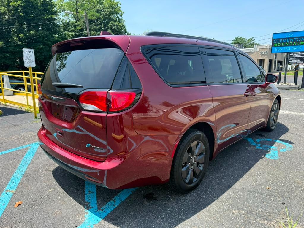 Chrysler Pacifica Hybrid Touring L 2020