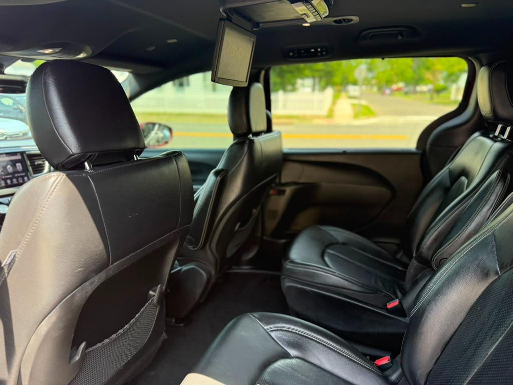Chrysler Pacifica Hybrid Touring L 2020