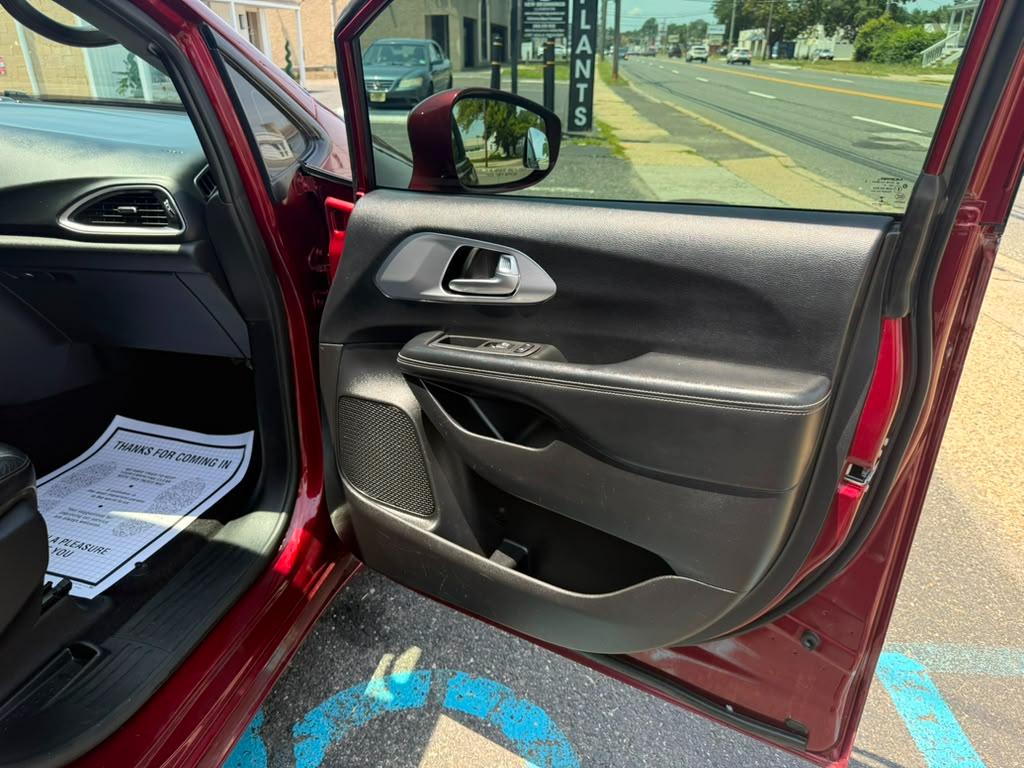 Chrysler Pacifica Hybrid Touring L 2020