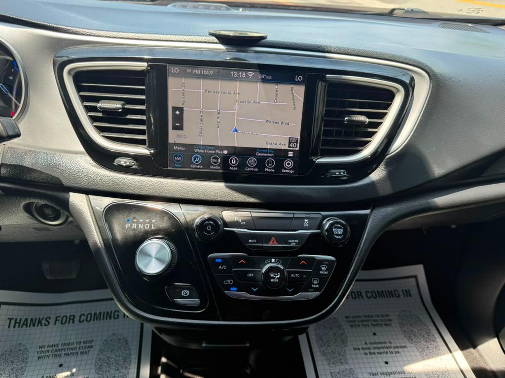 Chrysler Pacifica Hybrid Touring L 2020