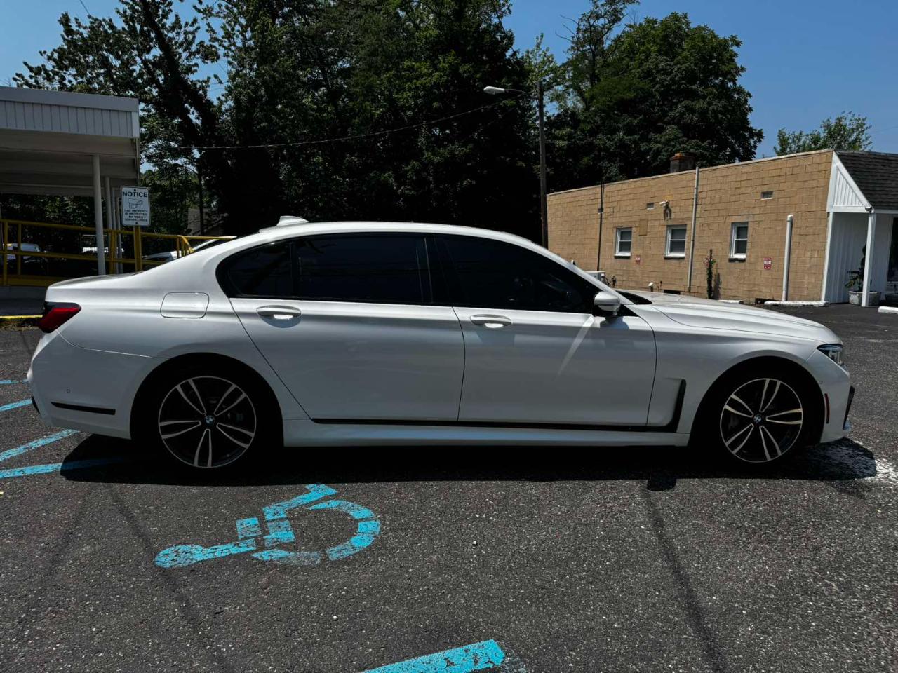 BMW 7-Series 750i xDrive 2020