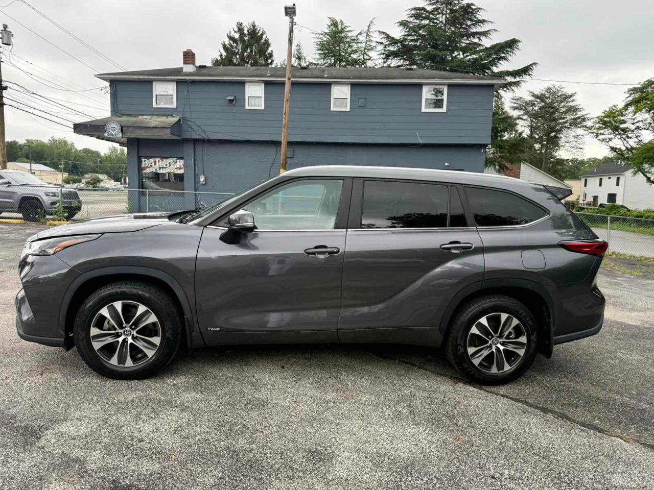 Toyota Highlander Hybrid XLE 2023