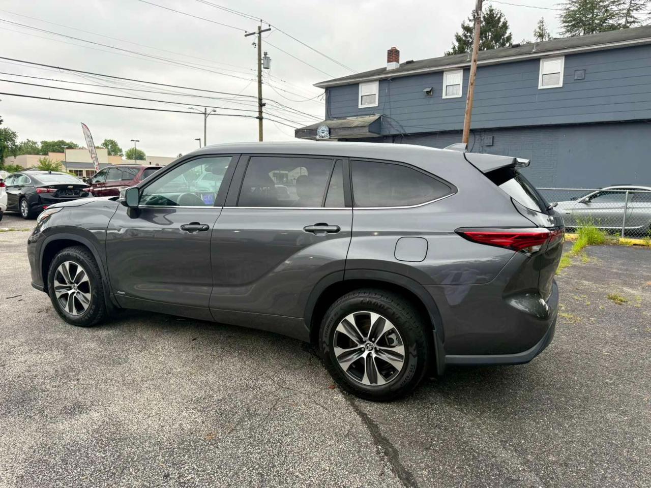 Toyota Highlander Hybrid XLE 2023