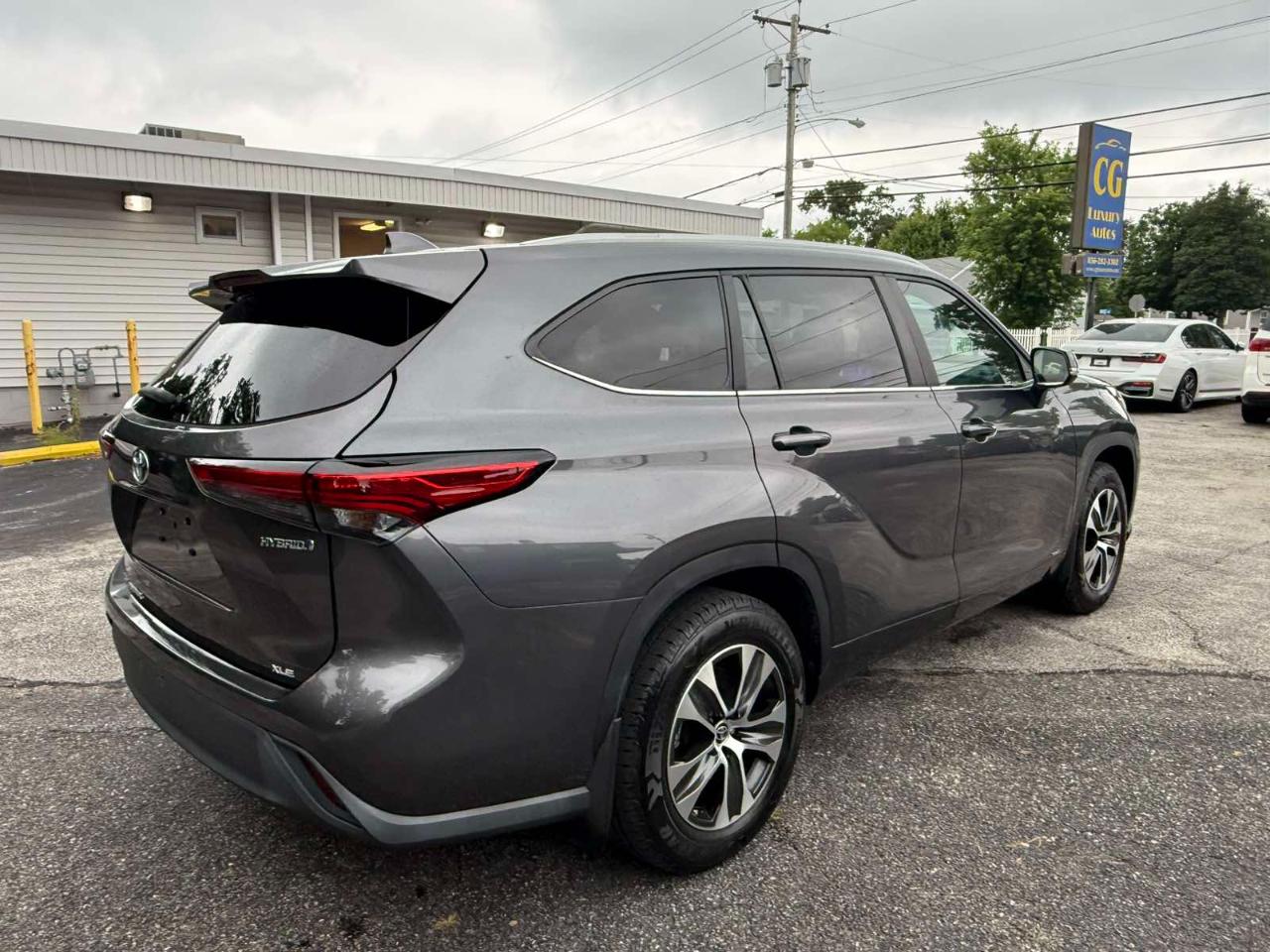 Toyota Highlander Hybrid XLE 2023