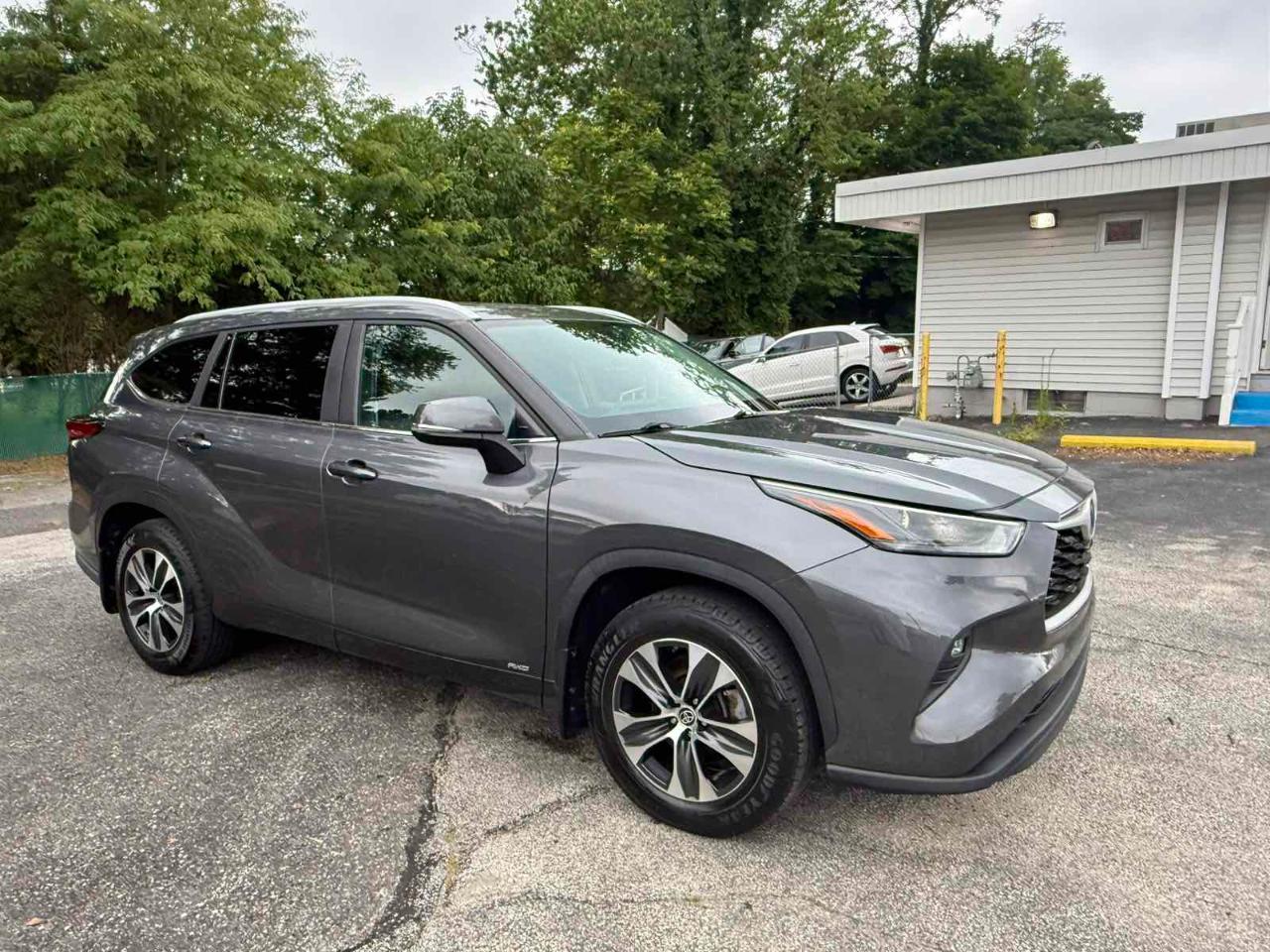 Toyota Highlander Hybrid XLE 2023