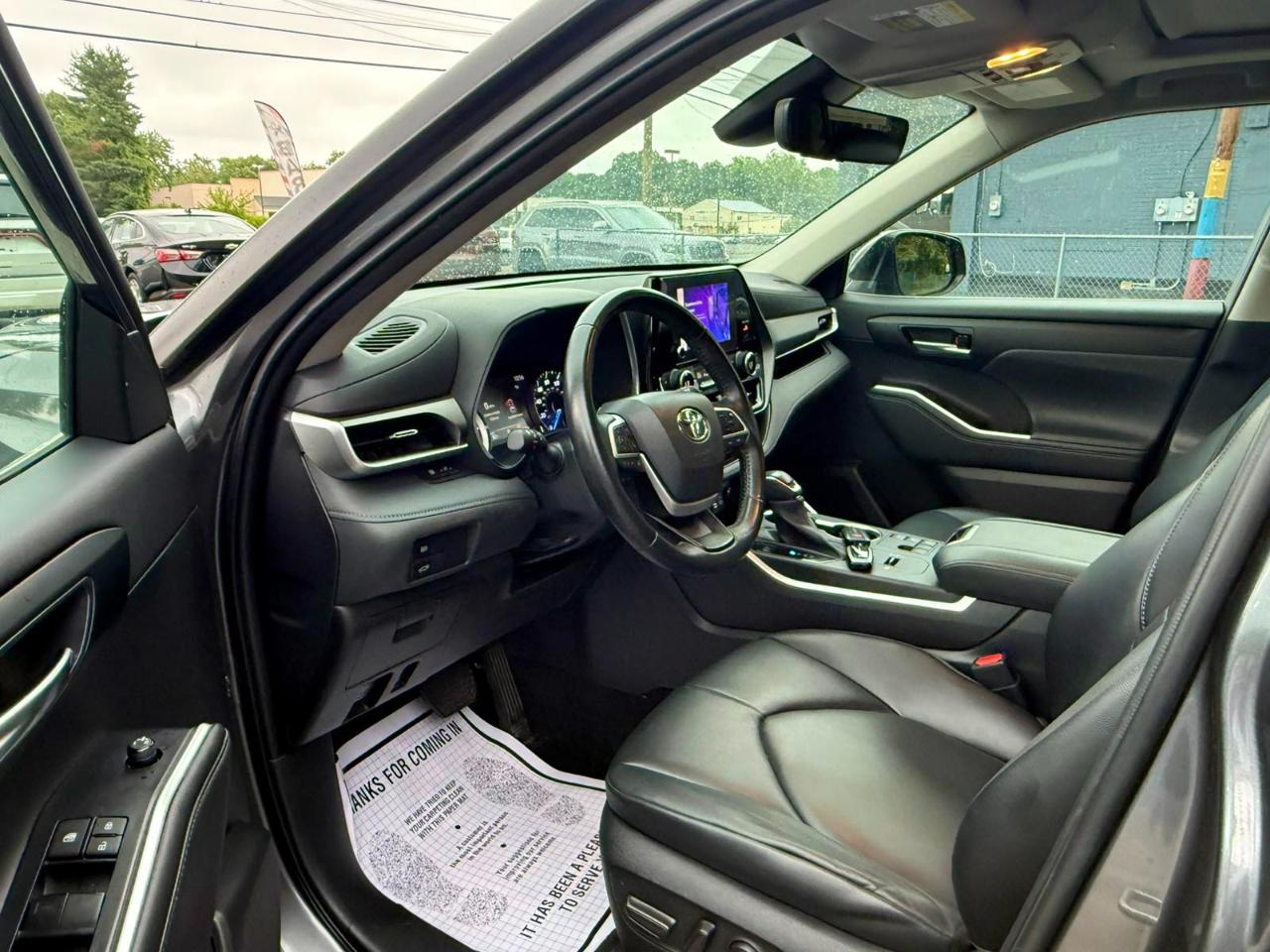 Toyota Highlander Hybrid XLE 2023