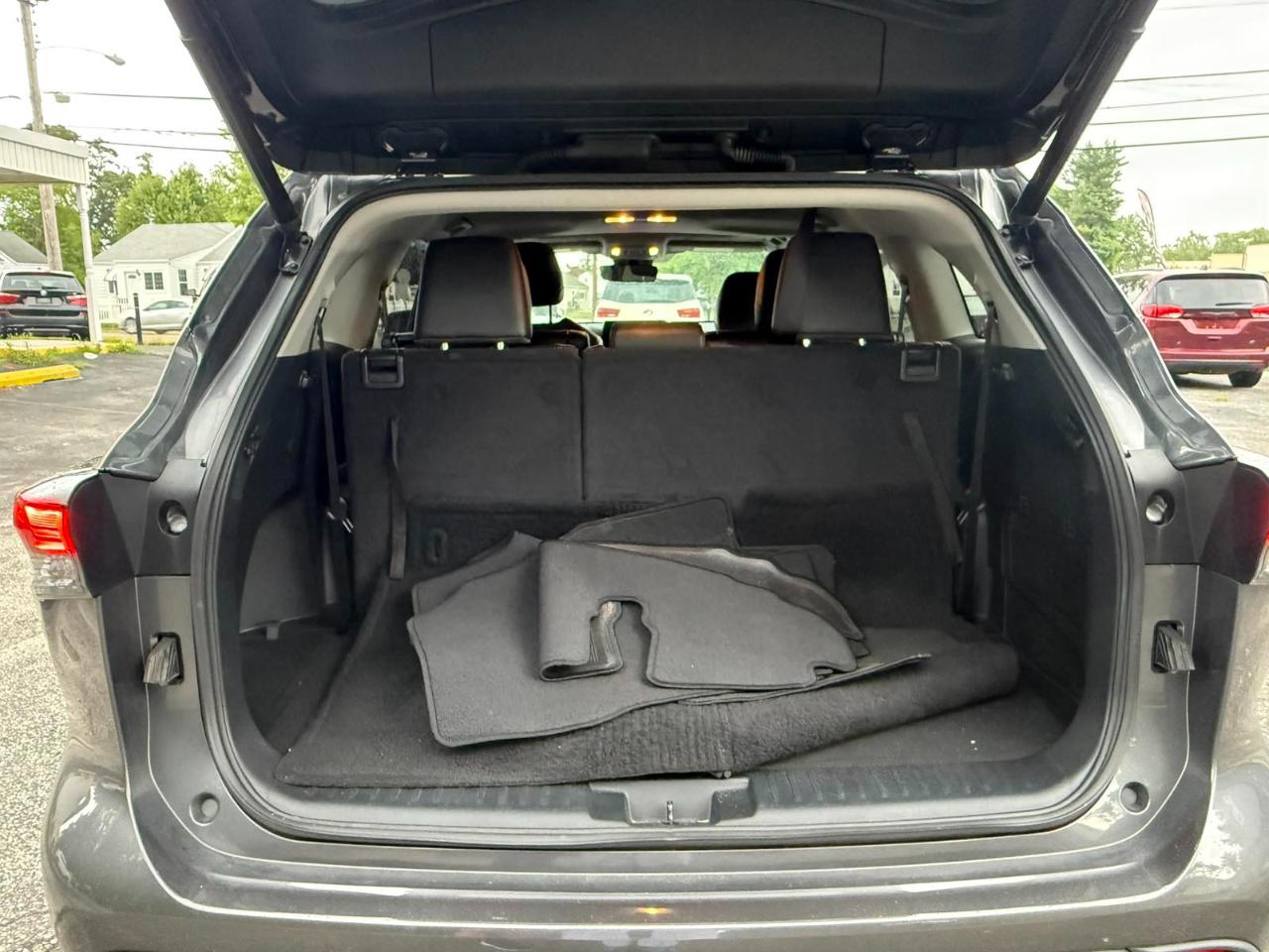 Toyota Highlander Hybrid XLE 2023