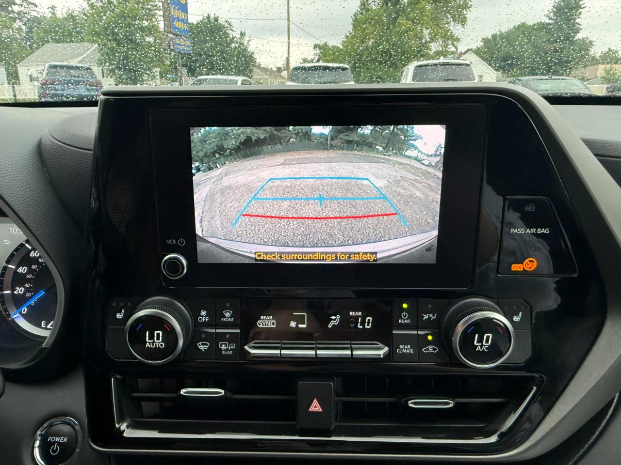 Toyota Highlander Hybrid XLE 2023