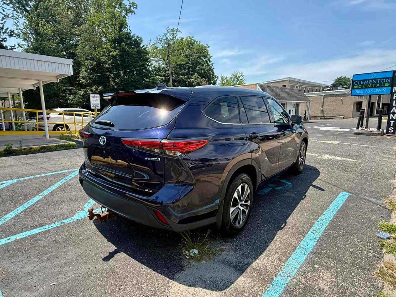 Toyota Highlander Hybrid XLE AWD 2022