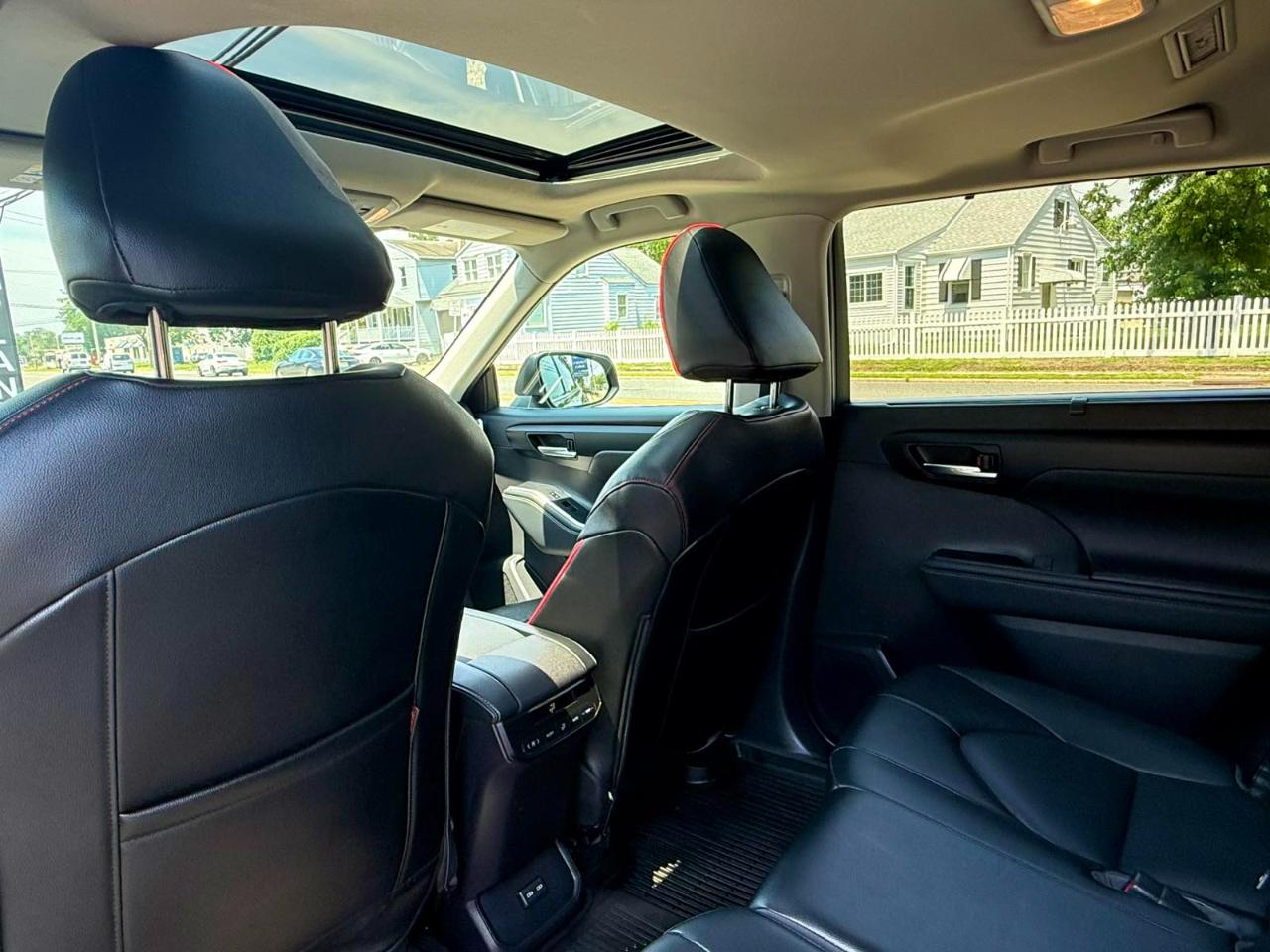 Toyota Highlander Hybrid XLE AWD 2022