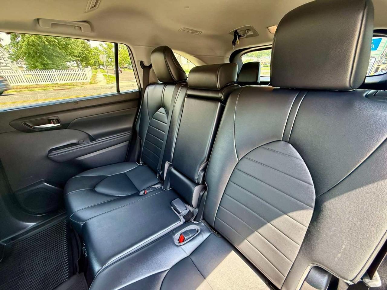 Toyota Highlander Hybrid XLE AWD 2022
