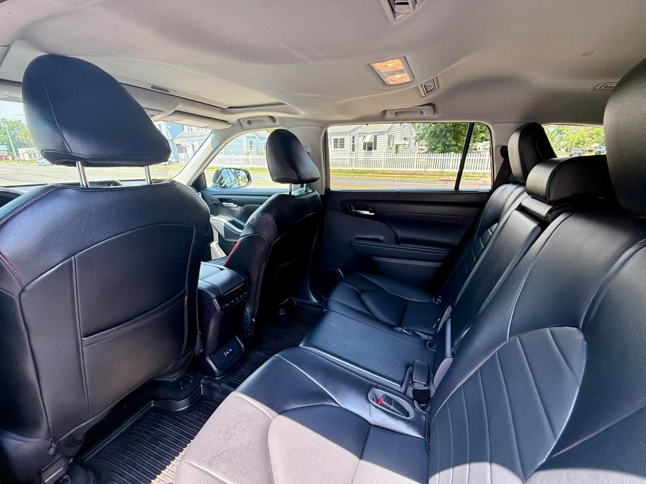 Toyota Highlander Hybrid XLE AWD 2022