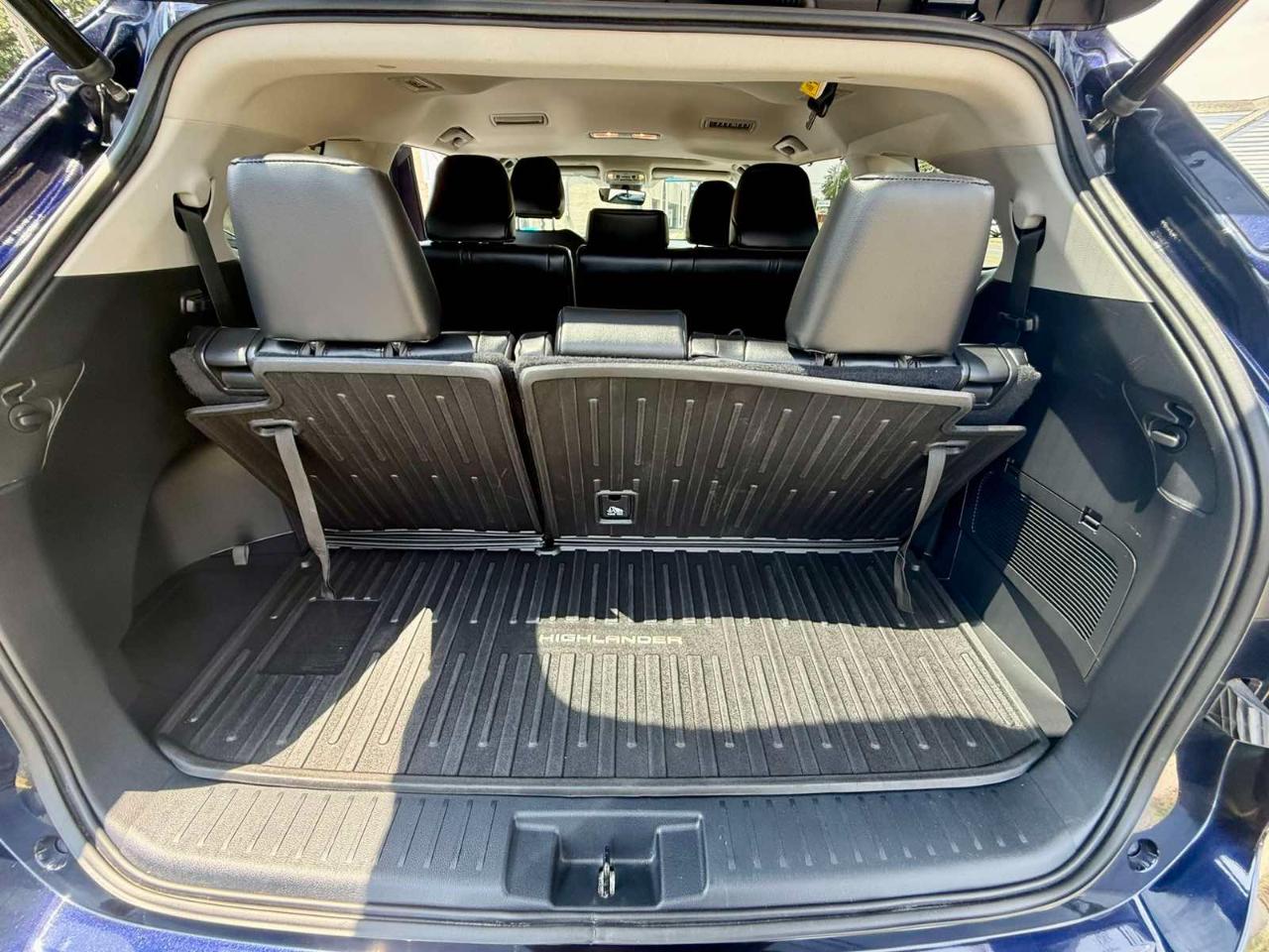 Toyota Highlander Hybrid XLE AWD 2022