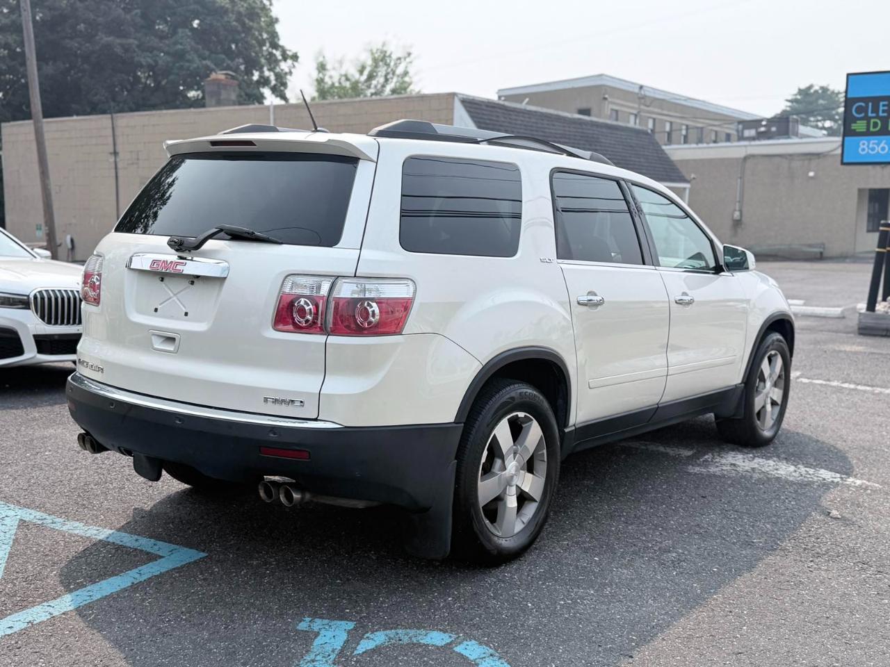 GMC Acadia AWD 4dr SLT1 2012
