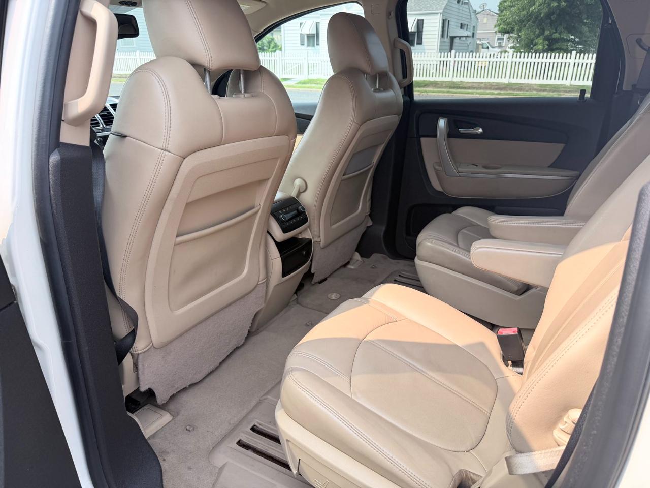 GMC Acadia AWD 4dr SLT1 2012