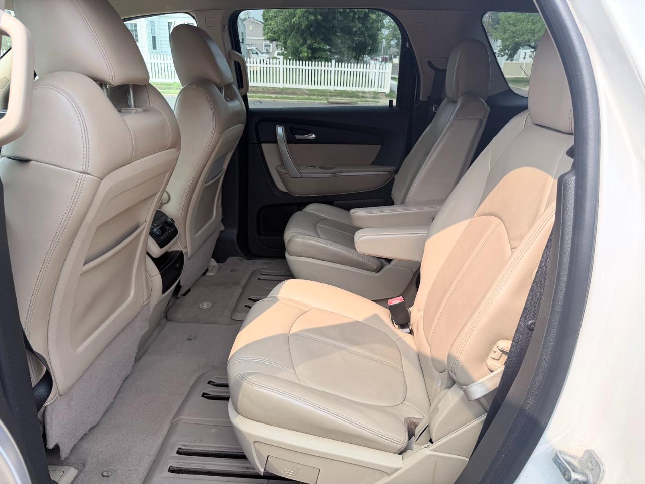 GMC Acadia AWD 4dr SLT1 2012