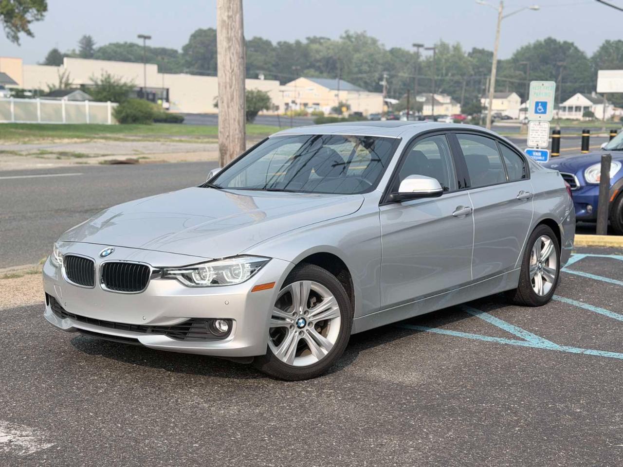 BMW 3 Series 4dr Sdn 328i xDrive AWD SULEV 2016