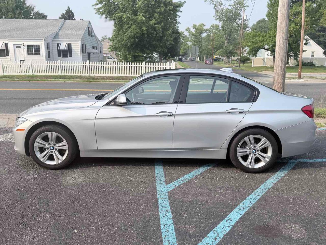 BMW 3 Series 4dr Sdn 328i xDrive AWD SULEV 2016