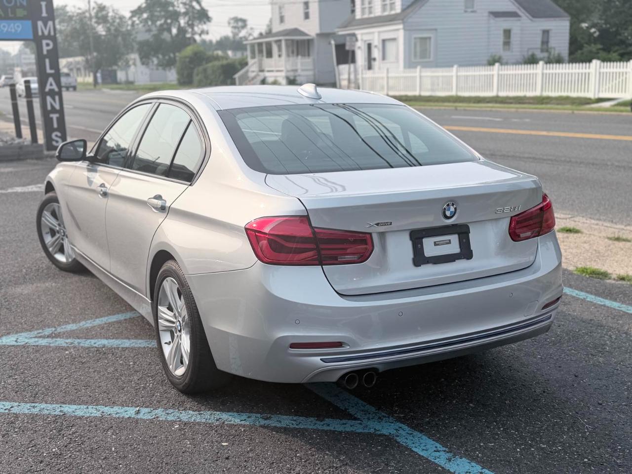 BMW 3 Series 4dr Sdn 328i xDrive AWD SULEV 2016