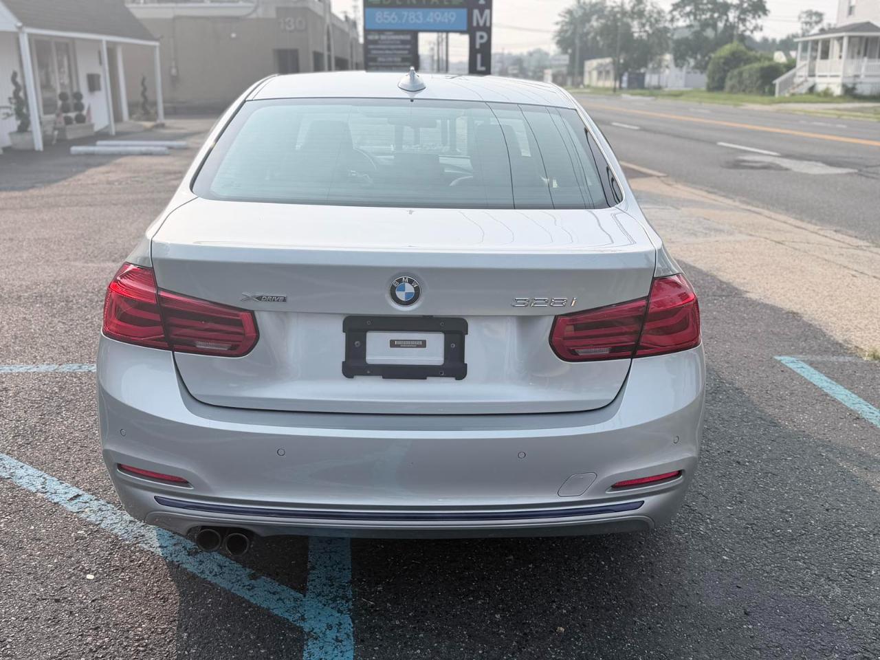 BMW 3 Series 4dr Sdn 328i xDrive AWD SULEV 2016
