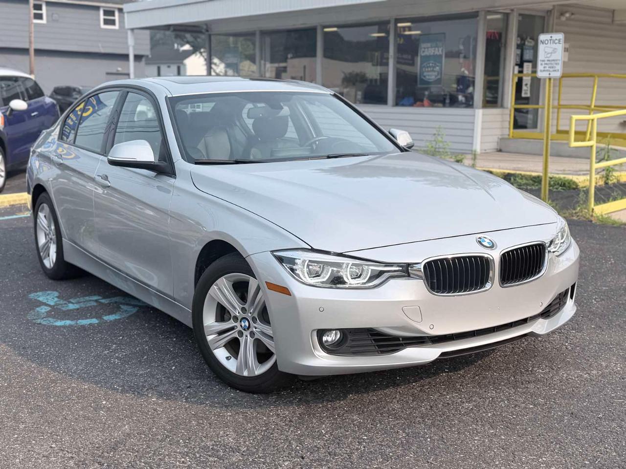 BMW 3 Series 4dr Sdn 328i xDrive AWD SULEV 2016
