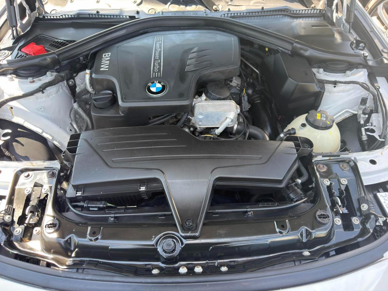 BMW 3 Series 4dr Sdn 328i xDrive AWD SULEV 2016