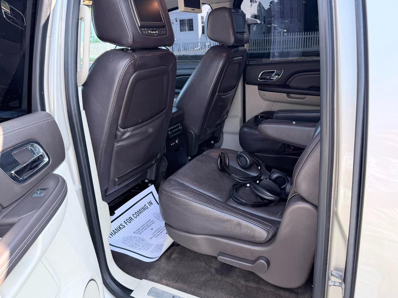 Cadillac Escalade ESV AWD 4dr Platinum Edition 2013