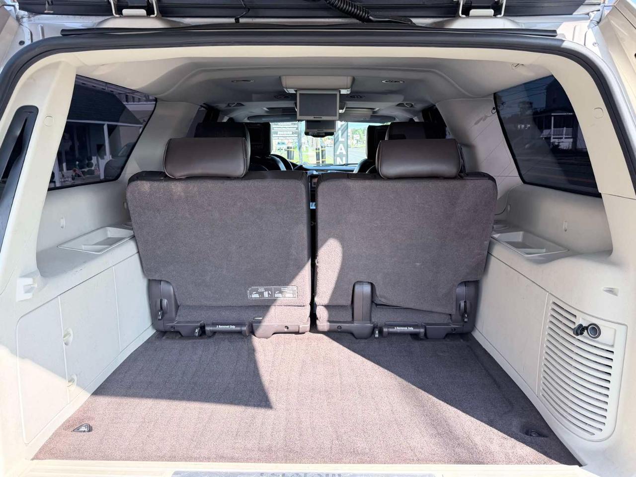 Cadillac Escalade ESV AWD 4dr Platinum Edition 2013