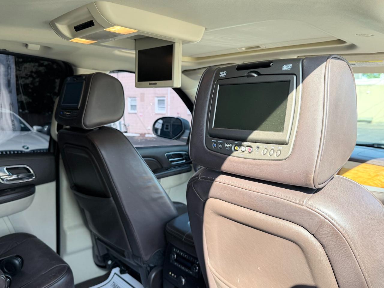 Cadillac Escalade ESV AWD 4dr Platinum Edition 2013