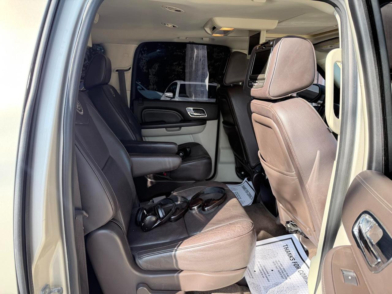 Cadillac Escalade ESV AWD 4dr Platinum Edition 2013