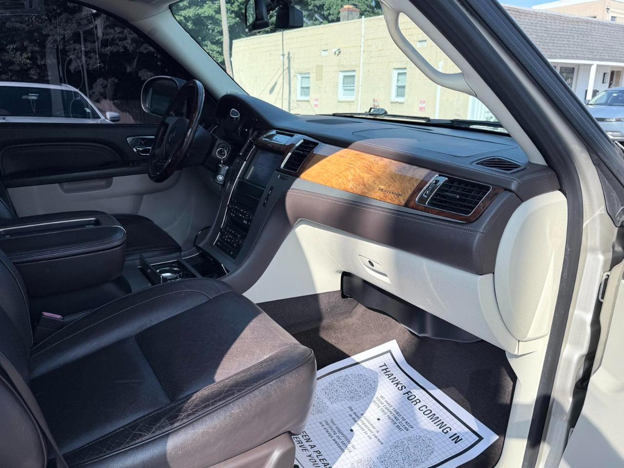 Cadillac Escalade ESV AWD 4dr Platinum Edition 2013