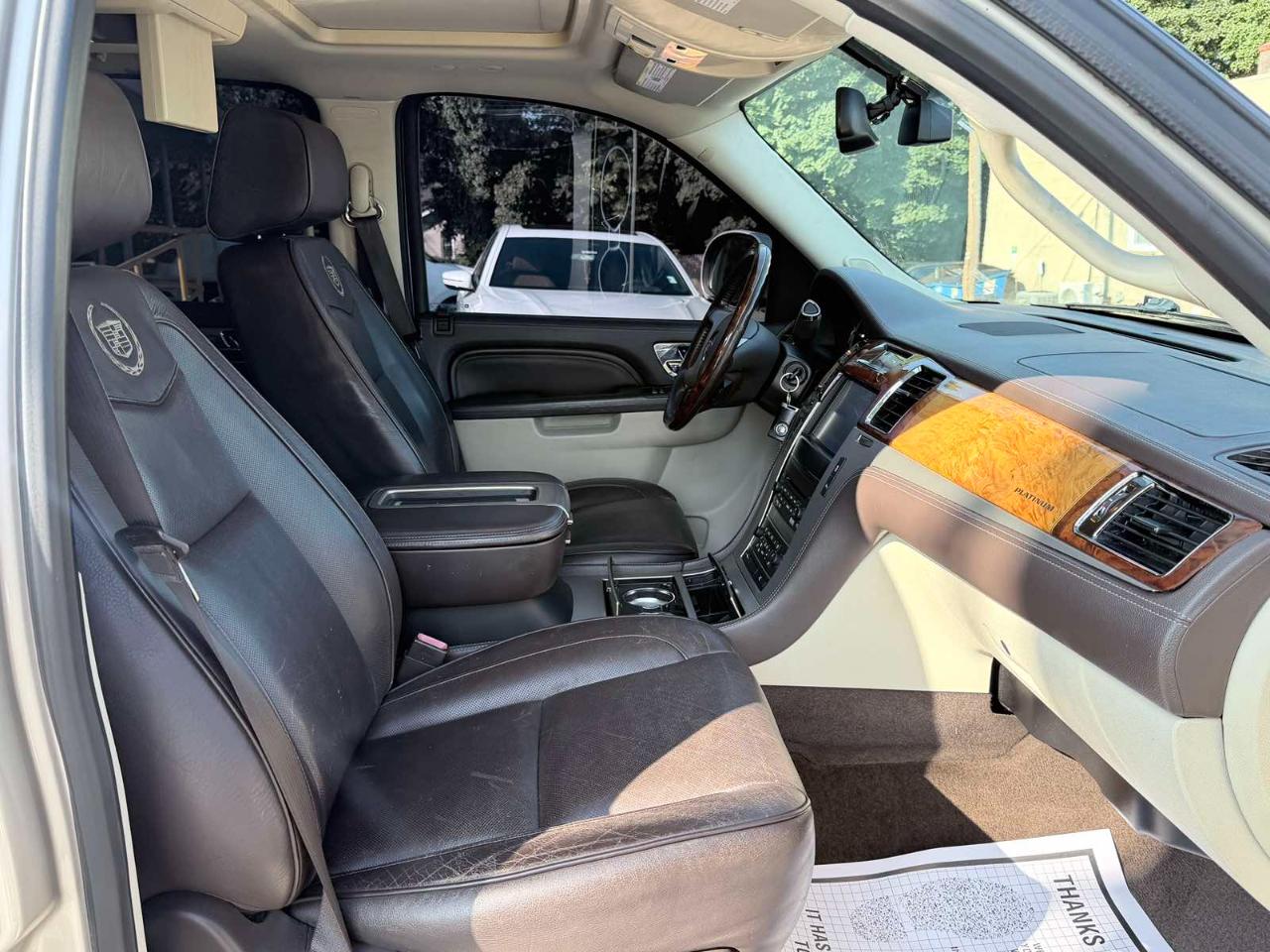 Cadillac Escalade ESV AWD 4dr Platinum Edition 2013