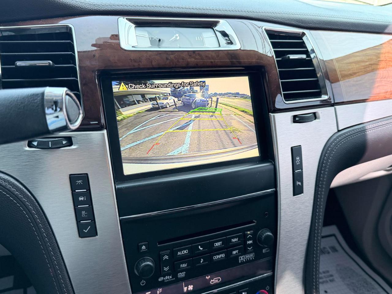 Cadillac Escalade ESV AWD 4dr Platinum Edition 2013