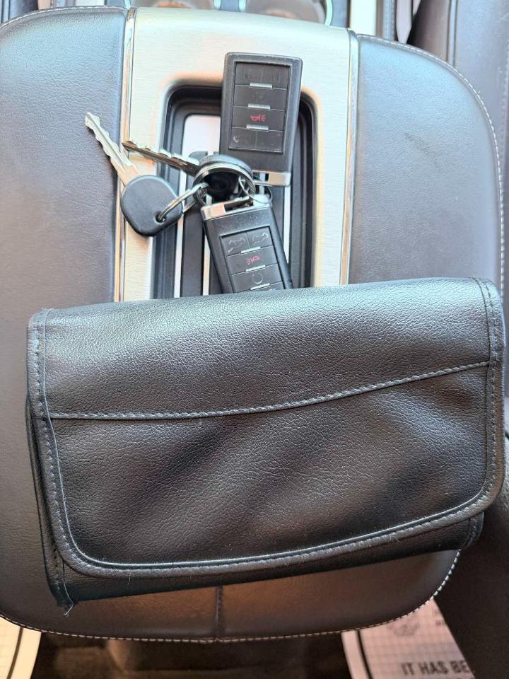 Cadillac Escalade ESV AWD 4dr Platinum Edition 2013
