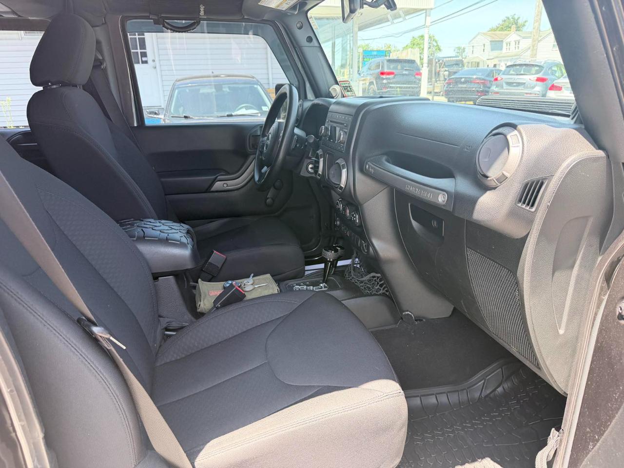 Jeep Wrangler Unlimited 4WD 4dr Sport 2014