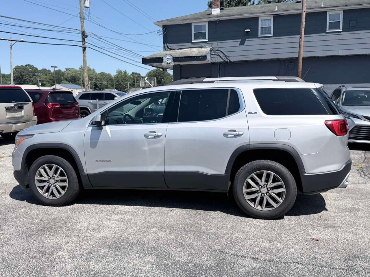 GMC Acadia AWD 4dr SLE w/SLE-2 2017