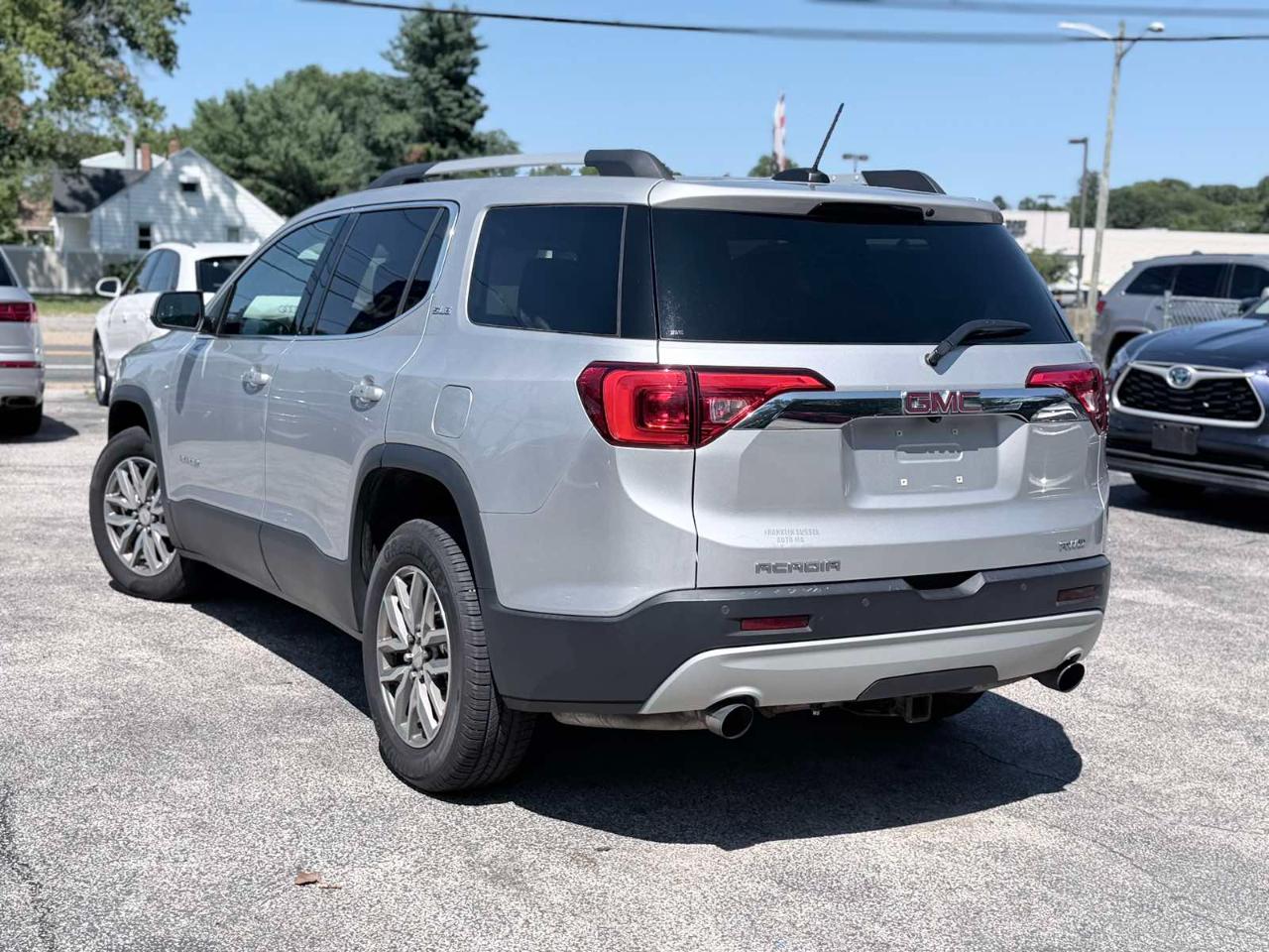 GMC Acadia AWD 4dr SLE w/SLE-2 2017