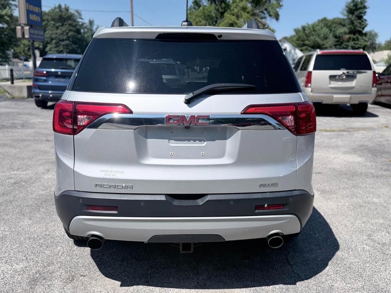 GMC Acadia AWD 4dr SLE w/SLE-2 2017