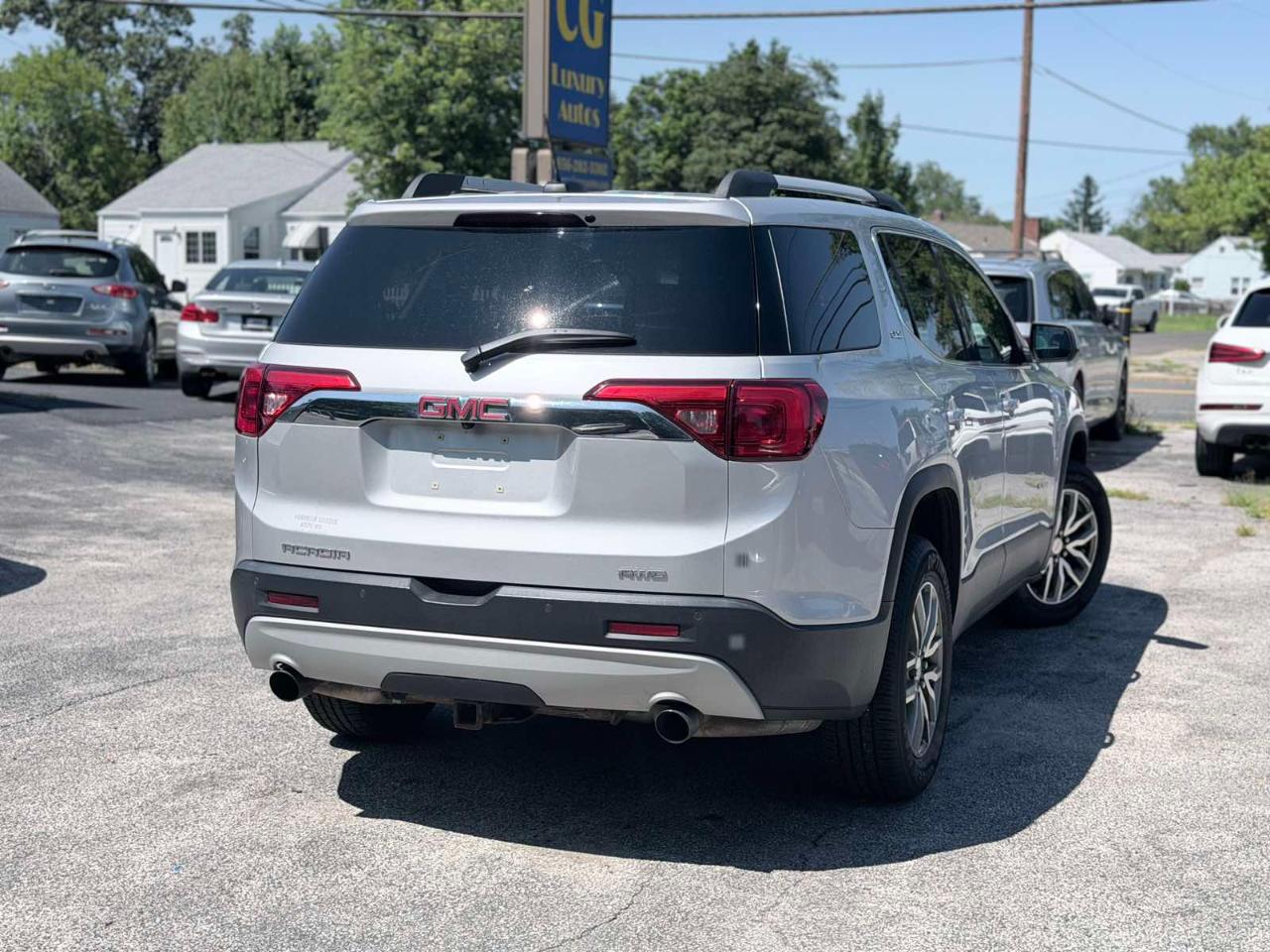 GMC Acadia AWD 4dr SLE w/SLE-2 2017