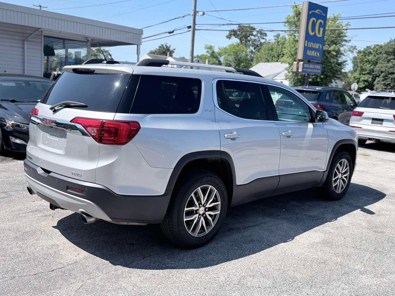 GMC Acadia AWD 4dr SLE w/SLE-2 2017
