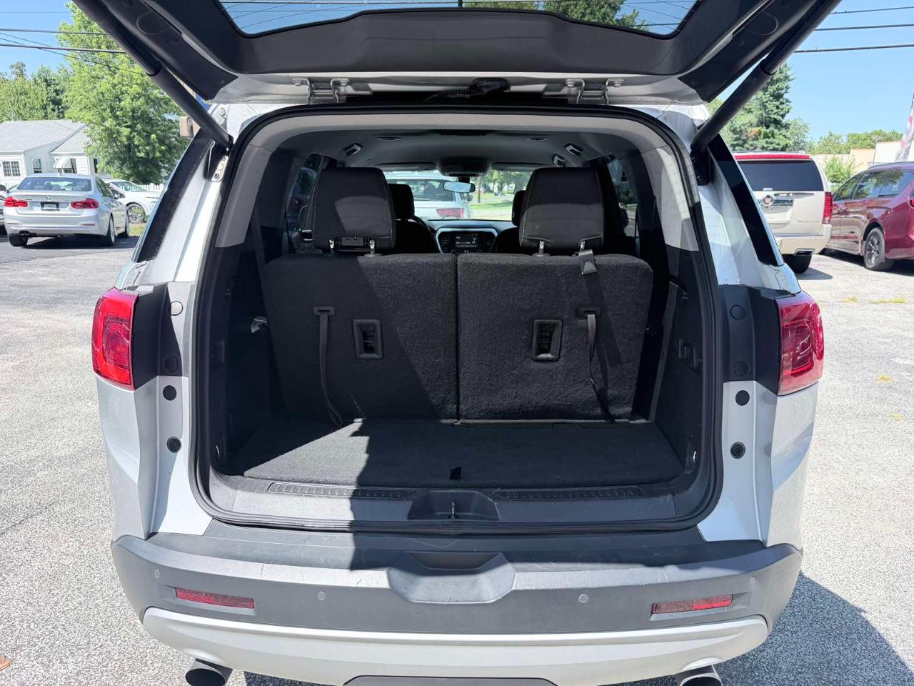 GMC Acadia AWD 4dr SLE w/SLE-2 2017