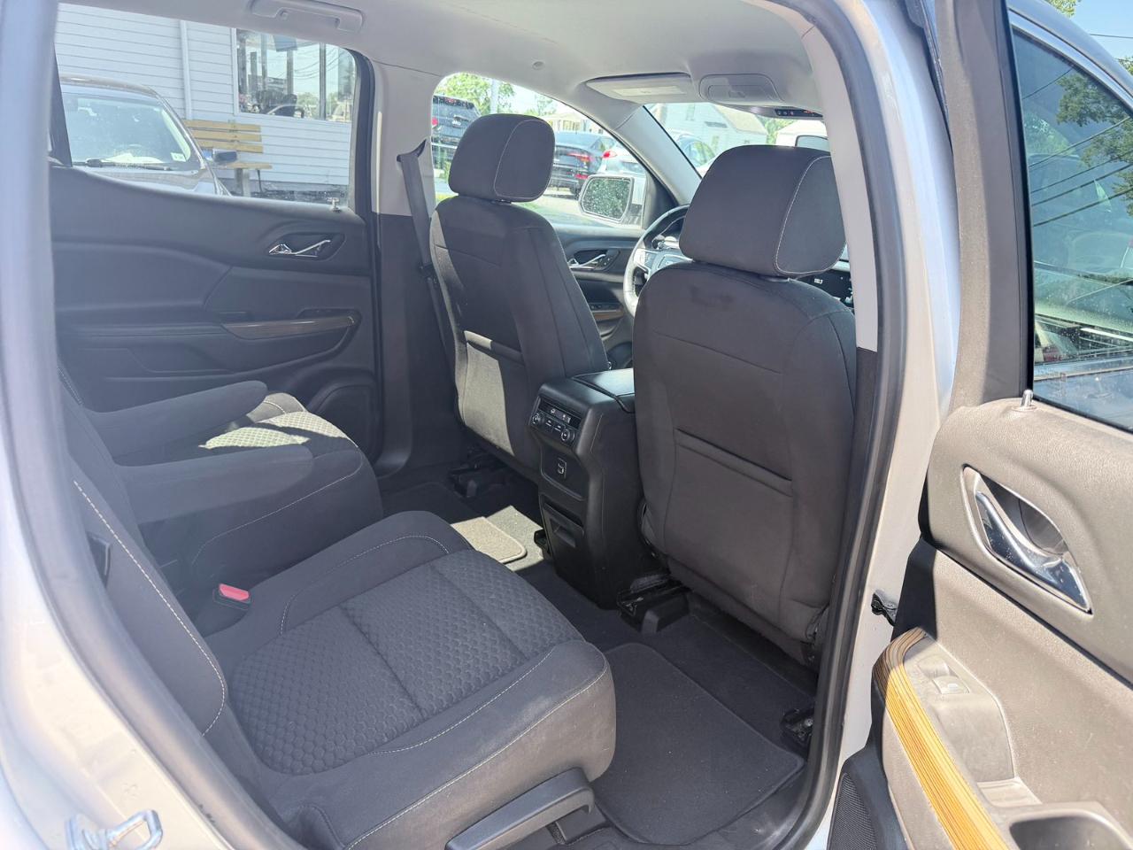 GMC Acadia AWD 4dr SLE w/SLE-2 2017